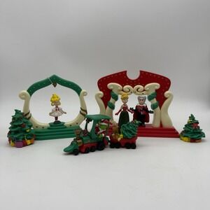 Dr. Seuss How the Grinch Stole Christmas Whoville Playset Complete Toys Vintage